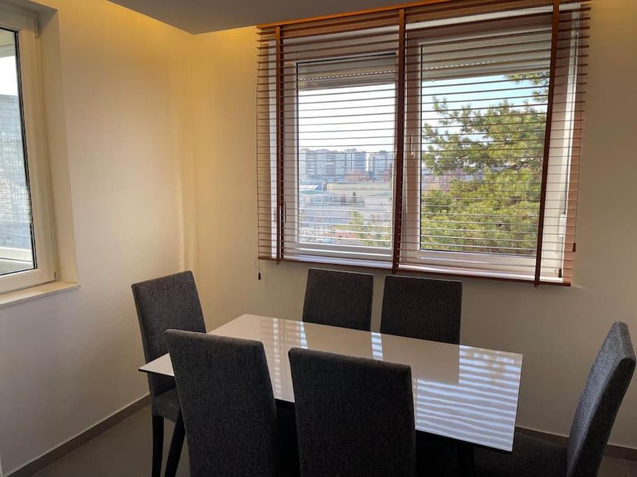 Idealapartments Llc 4 Prishtinë Luaran gambar